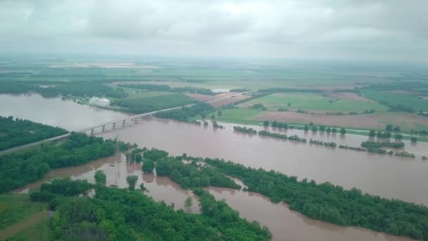 Panning Overstroomde Riviervallei Arkansas Rivier 2019 — Stockvideo