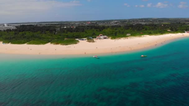 Vista Aérea Maehama Beach Miyakojima Japón Camión Izquierda Drone Disparo — Vídeos de Stock