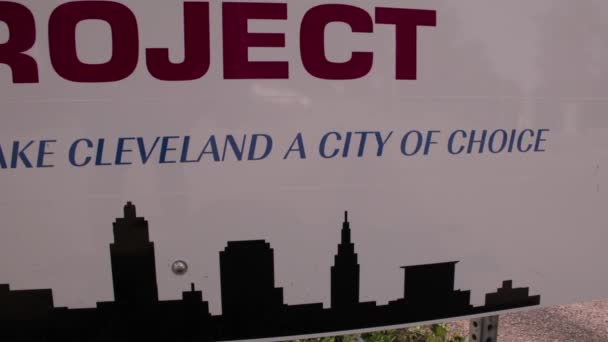 Cleveland Una Ciudad Elección Cleveland Ohio Signo Desarrollo Publicado Cerca — Vídeo de stock