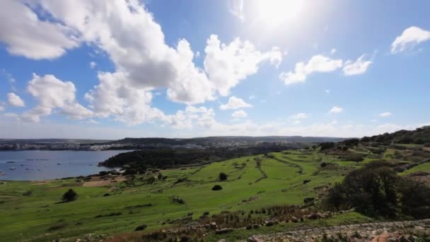 Rüzgarlı Bir Sonbahar Gününde Malta Selmun Bölgesinden Bir Zaman Klibi — Stok video