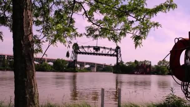 Abandonada Eagle Ave Bridge Cleveland Ohio Abrange Revitalizado Rio Cuyahoga — Vídeo de Stock