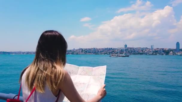 Beautiful Girl Looks Map Istanbul View Bosphorus Popular Destination Uskudar — Stock Video