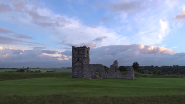 Knowlton Church Dorset England Långsam Panorering Morgonljus — Stockvideo