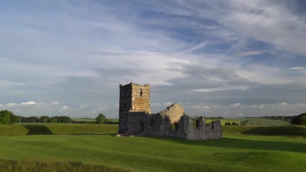 Knowlton Church Dorset Engeland Langzame Pan Zoom Ochtendlicht — Stockvideo