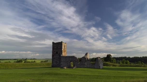 Knowlton Church Dorset England Långsam Panorering Morgonljus — Stockvideo