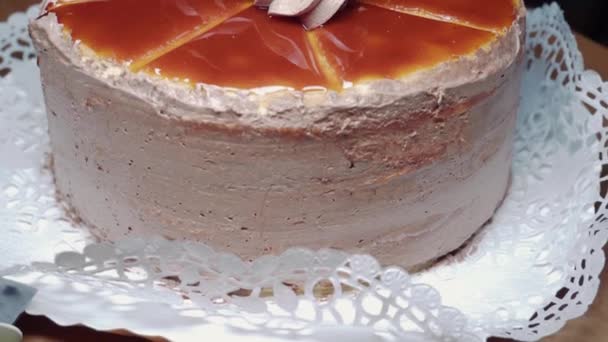 Karamell Csokoládé Torta Részlet Lövés — Stock videók