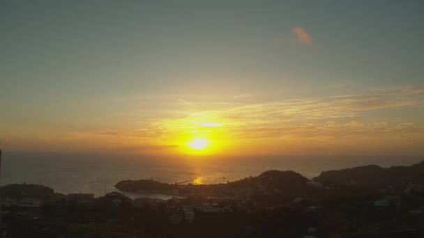 素晴らしいカリブ海の街セントジョージ グレナダに沈む太陽の壮大なタイムラプスショット — ストック動画