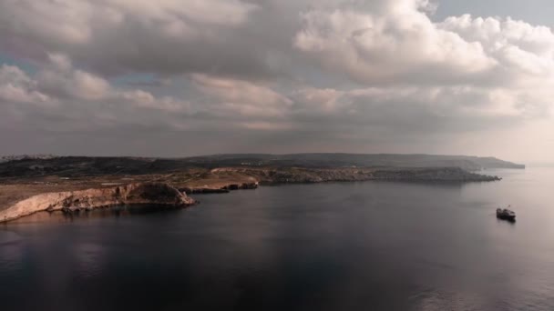 Mellieha Bölgesinin Sakin Bir Sonbahar Öğleden Sonrası Manzarasını Gösteren Malta — Stok video