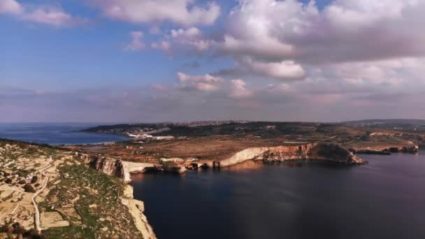 Hyperlapse Drone Βίντεο Από Μάλτα Mellieha Περιοχή Δείχνει Όμορφο Τοπίο — Αρχείο Βίντεο