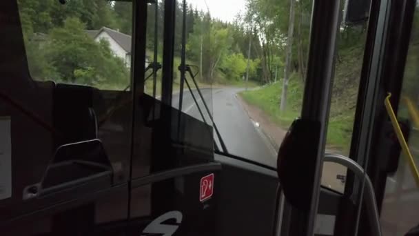 Dirigir Ônibus Cidade Assento Frente Separado Com Vidro Durante Chuva — Vídeo de Stock