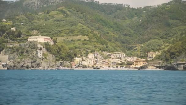 Monterosso Mare Sedd Från Båt Blått Vatten Färgglada Hus Och — Stockvideo