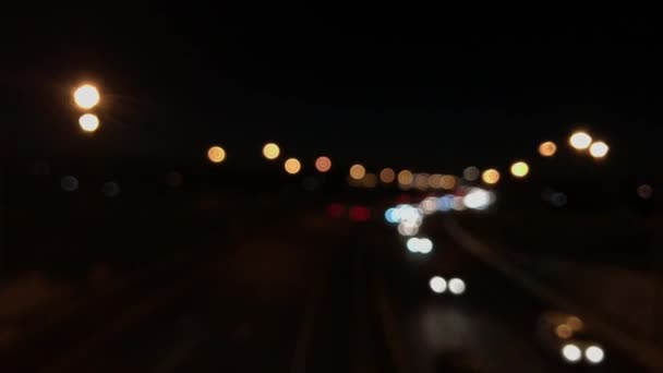 Traffico Autostradale Notte Con Effetto Bokeh — Video Stock