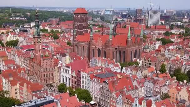 Gdansk Old Town Drone Footage Inglês Bazylika Mariacka Edifícios Circundantes — Vídeo de Stock