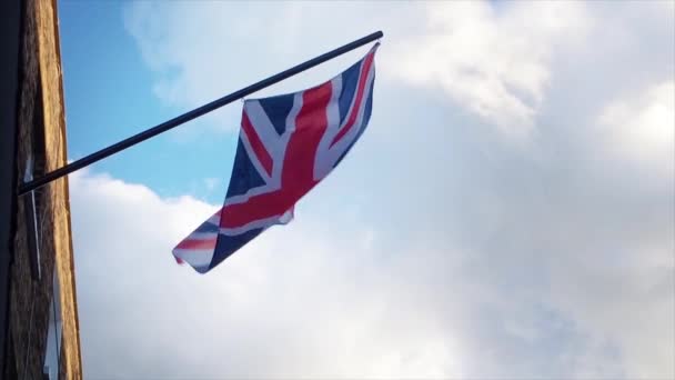 Den Verkliga Flaggan Storbritannien Att Väva Stark Vind — Stockvideo