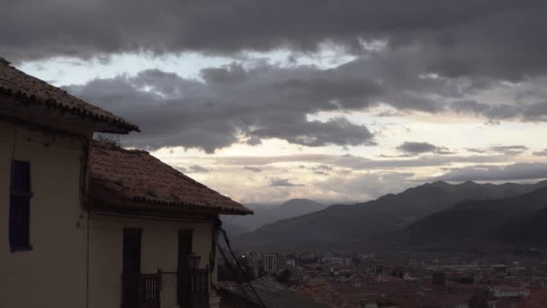 Moln Över Lynnig Stadsbild Cusco Med Bergspanorama Peru — Stockvideo