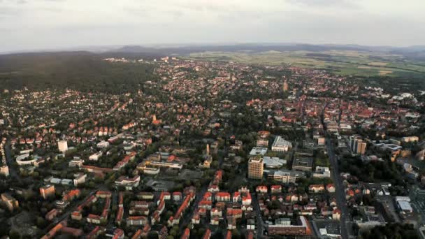 Gün Batımında Goettingen Öğrenci Kasabasının Insansız Hava Aracı Görüntüleri — Stok video