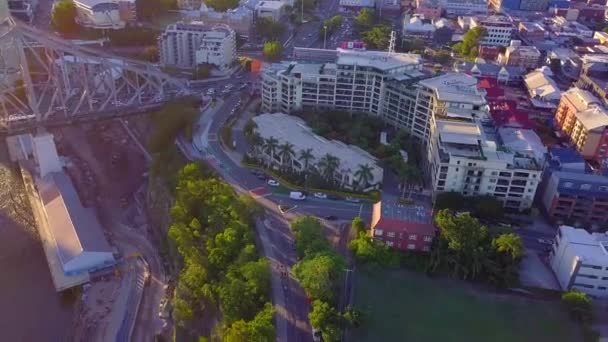 Vue Aérienne Arrière Une Rue Pont Coucher Soleil — Video