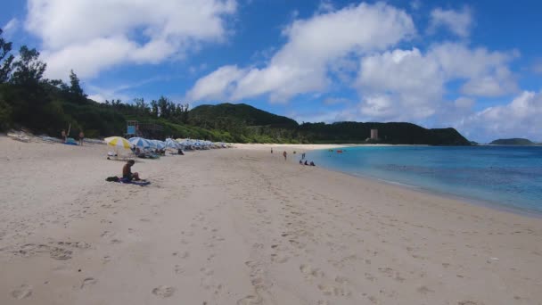 Tropical Beach Changes Clouds Sunlight Inglés Diferentes Condiciones Iluminación — Vídeos de Stock