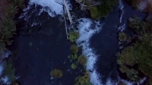 Günbatımında Kuzey Kaliforniya Daki Lassen County Burney Falls Şelalesini Ortaya — Stok video