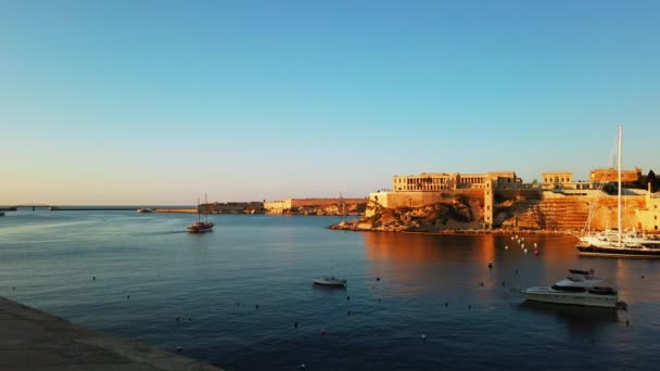 Video Van Malta Kalkara Stadsgezicht Bij Zonsondergang 2019 — Stockvideo