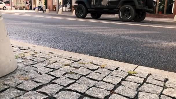 Zeitlupe Blick Auf Den Straßenverkehr Der Stadt Spazierende Menschen Elektrische — Stockvideo