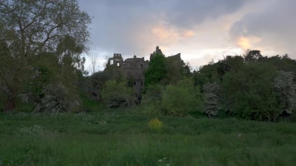 Lassú Panning Felvétel Egy Kísérteties Romos Kastély Old Milverton Közelében — Stock videók