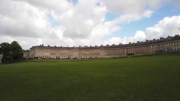 Royal Crescent Bath Somerset Panning Blue Sky White Clouds Summer — Stock video