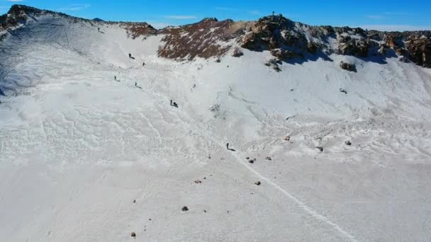 イズタッチュー山の頂上とポポカテペトル火山のピークの空中映像 — ストック動画