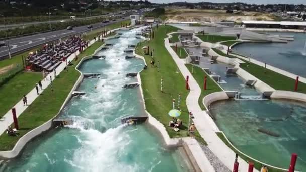 Aerial Flying Whitewater River Crowd Vector Wero Whitewater Park Auckland — Stock Video