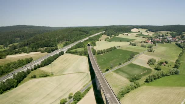 Drone Aerial Views Van Zomervakantie Verkeer Duitse Autobahn Snelweg Europa — Stockvideo