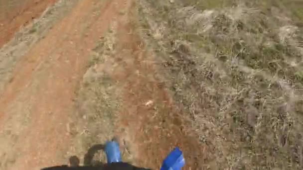 Sujeira Cross Motociclista Andando Fora Estrada Ponto Vista Motociclista Até — Vídeo de Stock