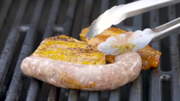 Préparation Viande Fraîche Sur Barbecue Pour — Video