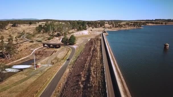 澳大利亚维多利亚州中部上科里班水库大坝墙的空中景观 2019年1月 — 图库视频影像