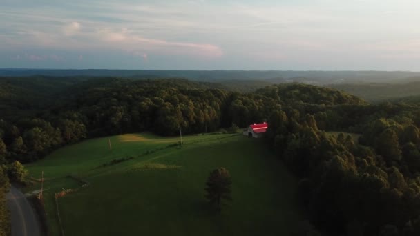 Old Horse Barn Drone Vuruşu — Stok video