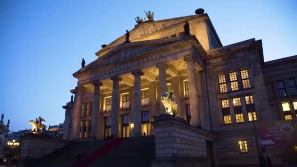 Exteriér Záběr Konzertního Koncertního Domu Berlíně Německo Noci — Stock video