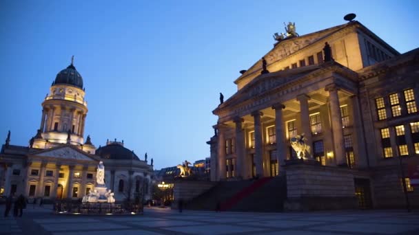 Gece Berlin Almanya Daki Konser Salonunun Dış Görüntüsü — Stok video
