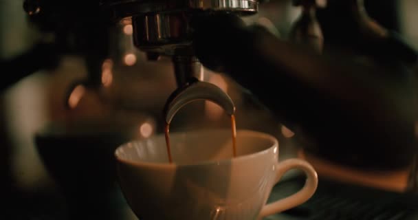 Gör Espresso Och Cappuccino Slow Motion — Stockvideo