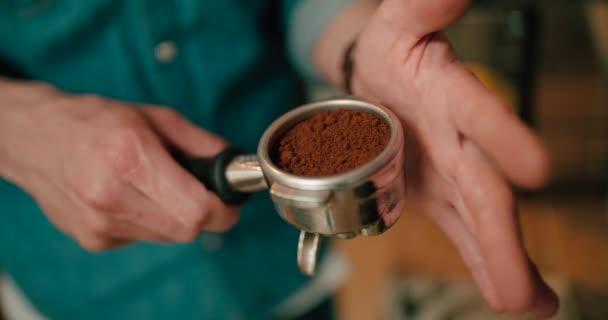Koffie Tamper Schudden Slow Motion Video — Stockvideo
