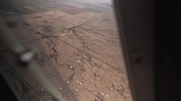 Çerideki Helikopterin Içinde Uçup Pencereden Bakarken — Stok video