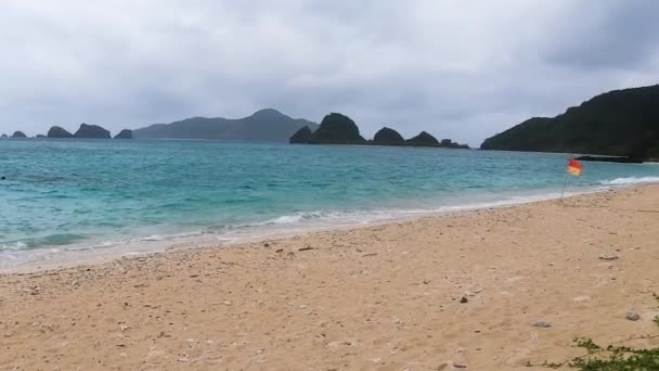 Plaja Tropicală Deşertată Într Înnorată Insulele Kerama Okinawa Japonia — Videoclip de stoc