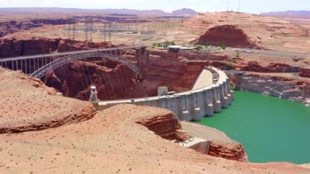 Luchtfoto Drone Beelden Van Glen Canyon Dam Bij Lake Powell — Stockvideo