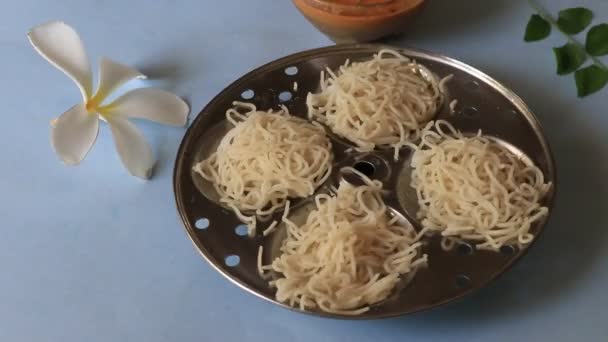Noolappam Idiyappam Rice Noodles Popüler Geleneksel Buharda Pişirilmiş Kerala Kahvaltı — Stok video