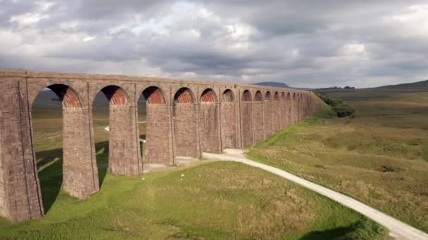 Aerial Flyaway Shot Ribblehead Viaduct Yorkshire Dales National Park — Stock Video