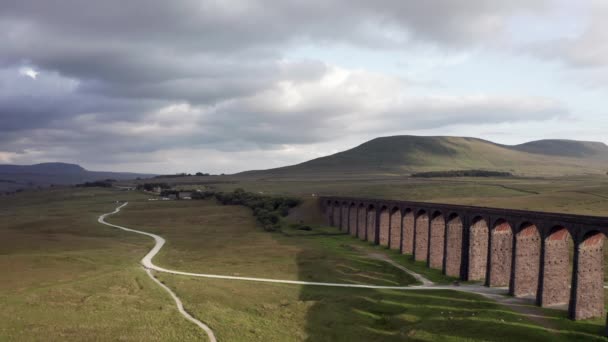 Aerial Shot Pushing Ribblehead Viaduct Train Station Yorkshire Dales National — Stock Video