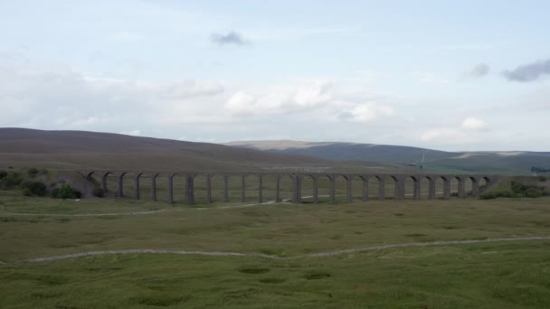Aerial Dolly Shot Approaching Ribblehead Viaduct Yorkshire Dales National Park — Stock Video