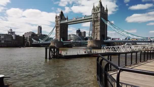 Torre Londres Desde Katharines Dock Lado Norte Del Támesis Londres — Vídeos de Stock