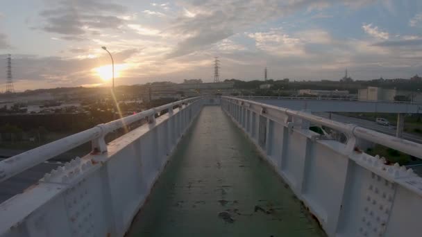 Point Vue Marcher Sur Pont Pied Pour Voir Lever Soleil — Video