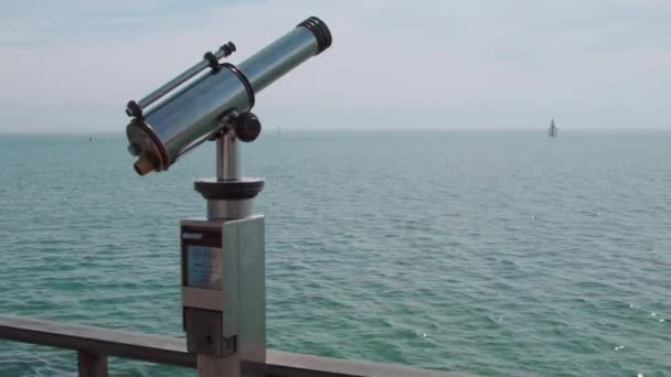 Telescopio Con Vista Lago — Video Stock