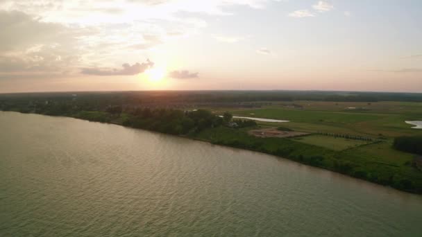 Luchtfoto Drone Uitzicht Velden Huisjes Huizen Naast Lake Erie Kust — Stockvideo