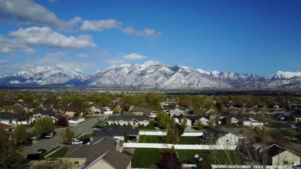 Rosnący Drone Zastrzelony Nad Okolicą Salt Lake Valley Piękne Pasmo — Wideo stockowe